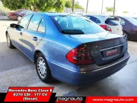 Usado Mercedes E270 Elegance 177 CV (130 kW) 2002 Gris / plata Berlina