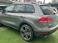 Usado VW Touareg Terrain Tech 245 CV (180 kW) 2012 Gris SUV