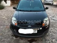Usado Ford Fiesta Ambiente 68 CV (50 kW) 2008 Negro Utilitario