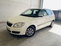 Usado Skoda Fabia 60 HP (44 kW) 2010 Branco Sedan