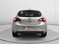 Usado Opel Astra Selective 131 CV (96 kW) 2014 Gris Berlina