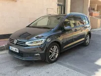 Usado VW Touran Advance 150 CV (110 kW) 2018 Gris / plata Monovolumen