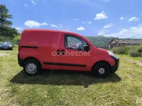 Usado Peugeot Bipper 68 CV (50 kW) 2011 Rojo Monovolumen