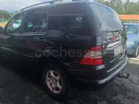 Usado Mercedes ML270 163 CV (119 kW) 2002 Negro SUV