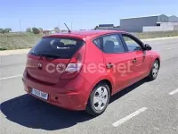 Usado Hyundai i30 Classic 109 CV (80 kW) 2009 Rojo Berlina