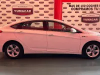 Usado Hyundai i40 136 CV (100 kW) 2013 Blanco Berlina