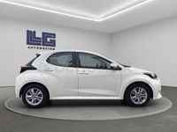 Usado Toyota Yaris Hybrid Active 116 CV (85 kW) 2023 Blanco Berlina