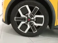 Usado Renault 5 E-Tech Techno 110 kW (150 CV) 2025 Amarillo Berlina
