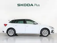 Usado Skoda Scala Selection 115 CV (84 kW) 2025 Blanco Utilitario