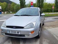 Begagnad Ford Focus Ghia 101 HK (74 kW) 1999 Silver Halvkombi
