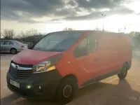 Usado Opel Vivaro Expression 90 CV (66 kW) 2015 Rojo Monovolumen