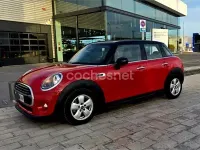 Usado Mini ONE 102 CV (75 kW) 2019 Rojo Utilitario