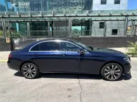 Usado Mercedes E300 306 CV (225 kW) 2022 Azul Berlina