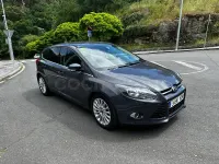 Usado Ford Focus Titanium 115 CV (84 kW) 2012 Gris / plata Berlina