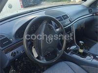 Usado Mercedes E270 Classic 177 CV (130 kW) 2005 Blanco Berlina