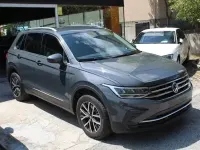 Käytetty VW Tiguan Life 246 HP (180 kW) 2021 Harmaa Katumaasturi