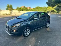 Usado Peugeot 3008 Style 120 CV (88 kW) 2015 Gris / plata Familiar