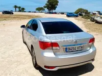 Usado Toyota Avensis Executive 150 CV (110 kW) 2013 Gris / plata Berlina