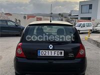 Usado Renault Clio II Authentique 75 CV (55 kW) 2006 Negro Berlina
