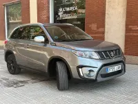 Usado Suzuki Vitara 140 CV (102 kW) 2017 Gris / plata SUV