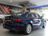 Usado Audi A3 150 CV (110 kW) 2019 Azul Berlina