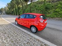 Usado Ford Fiesta Trend 82 CV (60 kW) 2015 Rojo Berlina