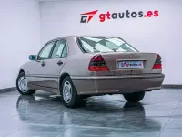 Usado Mercedes C180 Classic 122 CV (89 kW) 1999 Beige Berlina