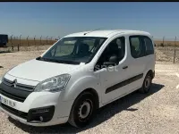 Usado Citroën Berlingo Live 75 CV (55 kW) 2018 Blanco Monovolumen