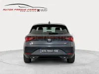 Usado Seat Leon FR 116 CV (85 kW) 2025 Gris / plata Berlina