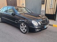 Usado Mercedes E400 Avantgarde 260 CV (191 kW) 2004 Azul Berlina