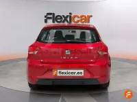 Usado Seat Ibiza Style 75 CV (55 kW) 2018 Rojo Utilitario