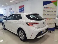 Usado Toyota Corolla Active 122 CV (89 kW) 2021 Blanco Berlina