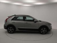 Usado Kia Niro 129 CV (94 kW) 2025 Gris / plata SUV