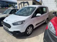 Usado Ford Tourneo Courier Trend 100 CV (73 kW) 2019 Blanco Monovolumen