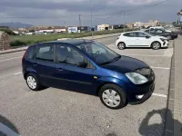 Usado Ford Fiesta Trend 80 CV (58 kW) 2003 Azul Utilitario