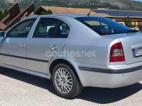 Usado Skoda Octavia 130 CV (95 kW) 2004 Gris / plata Berlina
