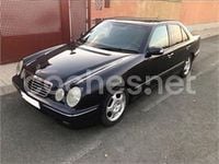Usado Mercedes E320 Avantgarde 197 CV (144 kW) 2001 Azul Berlina