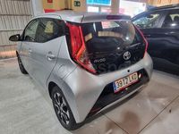 Usado Toyota Aygo X-play 72 CV (52 kW) 2020 Gris / plata Utilitario