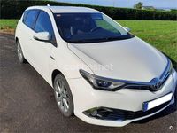 Usado Toyota Auris Hybrid Advance 136 CV (100 kW) 2017 Blanco Berlina