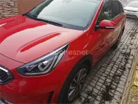 Usado Kia Niro 141 CV (103 kW) 2018 Rojo SUV