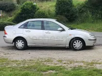 Usado Ford Focus Ghia 100 CV (73 kW) 2002 Gris / plata Berlina