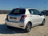 Usado Toyota Yaris Active 90 CV (66 kW) 2012 Gris / plata Utilitario