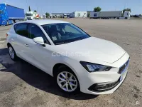 Usado Seat Leon Style 110 CV (80 kW) 2024 Blanco Berlina