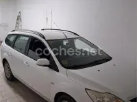 Usado Ford Focus Trend 109 CV (80 kW) 2010 Blanco Familiar