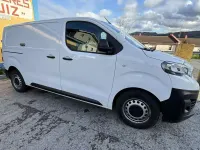 Usado Peugeot Expert Premium 120 CV (88 kW) 2021 Blanco Van