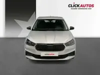Usado Skoda Fabia Essence 95 CV (69 kW) 2025 Plateado Utilitario