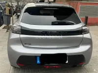 Usado Peugeot 208 Allure 100 CV (73 kW) 2024 Gris / plata Utilitario
