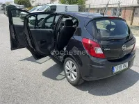Usado Opel Corsa Selective 100 CV (73 kW) 2012 Negro Utilitario