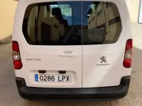 Usado Peugeot Rifter Style 99 CV (72 kW) 2021 Blanco Monovolumen
