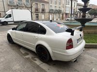 Usado VW Passat Highline 170 CV (125 kW) 2003 Blanco Berlina